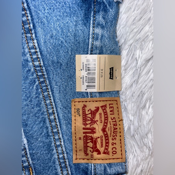 ripped boyfriend jeans - Picture 3 of 5